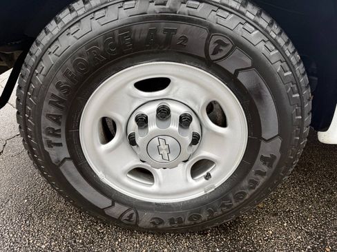 Used 2015 Chevrolet Express 2500 RWD image 19