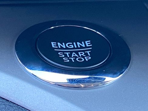 Certified 2022 Ford Explorer XLT image 18