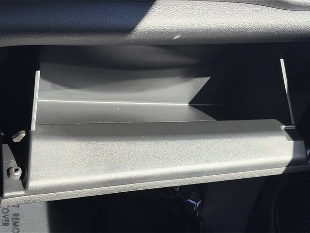 Used 2025 Chrysler Pacifica Select FWD image 37