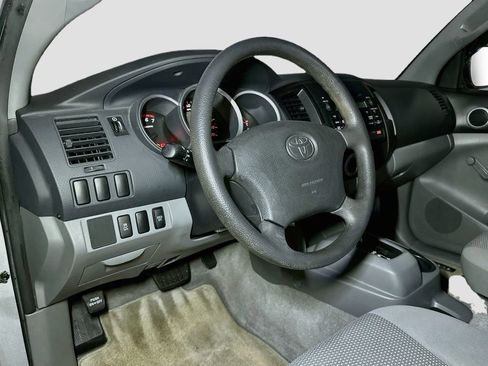 Used 2010 Toyota Tacoma 2WD Regular Cab image 9