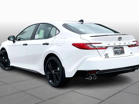 New 2026 Toyota Camry Hybrid image 12