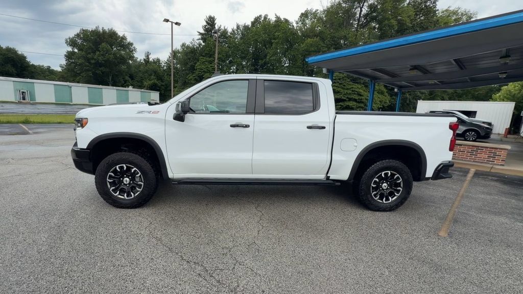 Used 2022 Chevrolet Silverado 1500 ZR2 w/ Technology Package AWD/4WD image 5