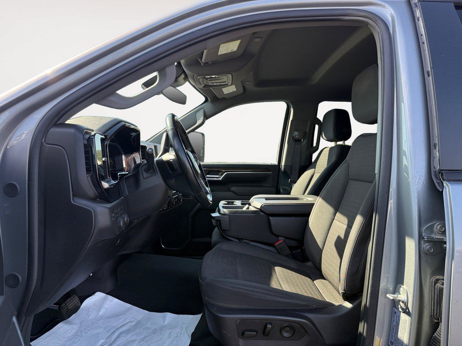 Used 2025 Chevrolet Silverado 2500 LT w/ Convenience Package AWD/4WD image 10