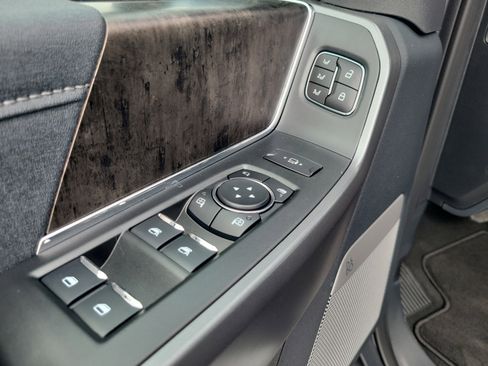 New 2026 Ford F250 Lariat w/ Chrome Package image 16