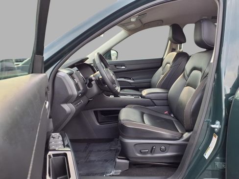 Certified 2025 Nissan Pathfinder SL AWD/4WD image 20
