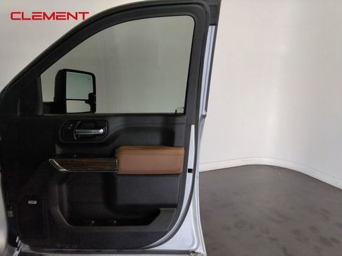 Used 2023 Chevrolet Silverado 2500 High Country w/ Technology Package image 40