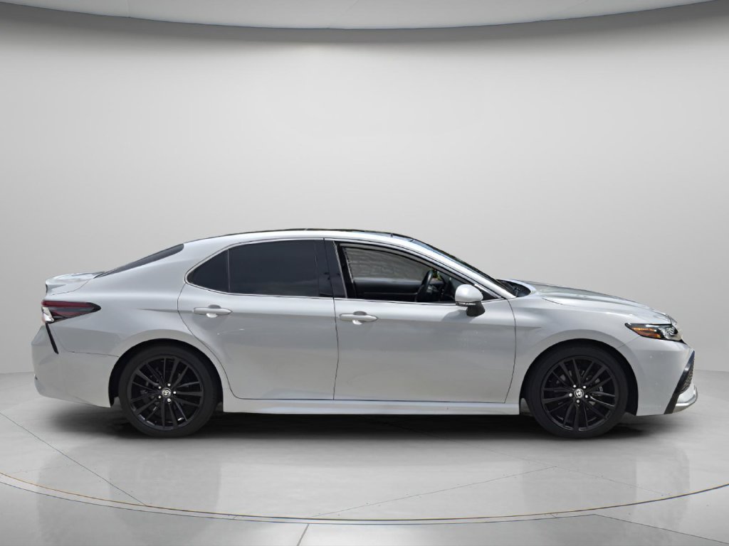Used 2022 Toyota Camry XSE w/ Navigation Package FWD image 3