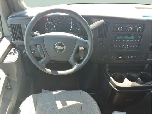 Used 2023 Chevrolet Express 3500 LT w/ LT Preferred Equipment Group RWD image 4