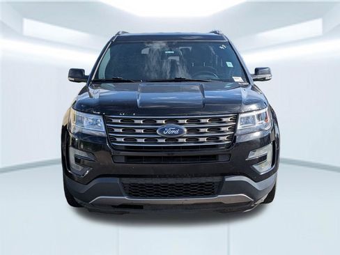 Used 2016 Ford Explorer XLT image 7