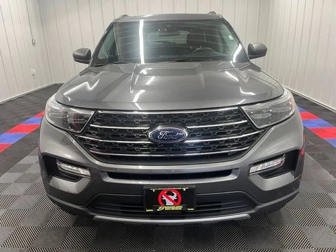 Used 2022 Ford Explorer XLT w/ Equipment Group 202A AWD/4WD image 11