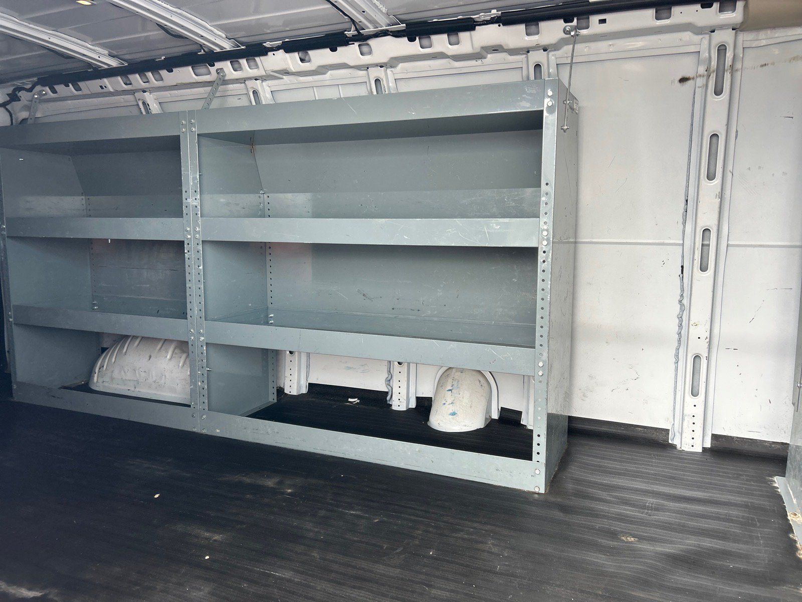 Used 2020 Chevrolet Express 3500 Extended RWD image 18