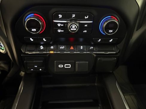 Used 2019 Chevrolet Silverado 1500 LT Trail Boss AWD/4WD image 27