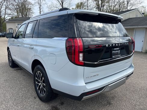 Used 2025 Ford Expedition Platinum AWD/4WD image 9