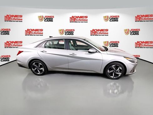 Certified 2023 Hyundai Elantra Limited image 20