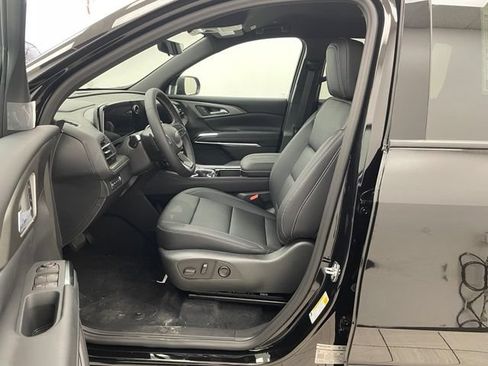New 2026 Chevrolet Traverse LT w/ Driver Confidence Package AWD/4WD image 8