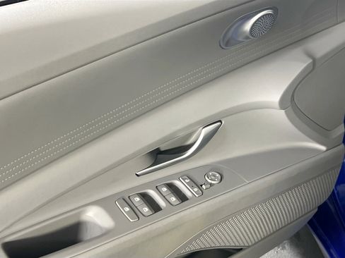 Used 2023 Hyundai Elantra SEL image 17