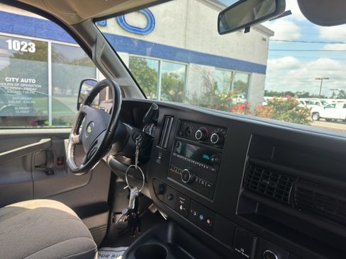 Used 2023 Chevrolet Express 3500 LS RWD image 10