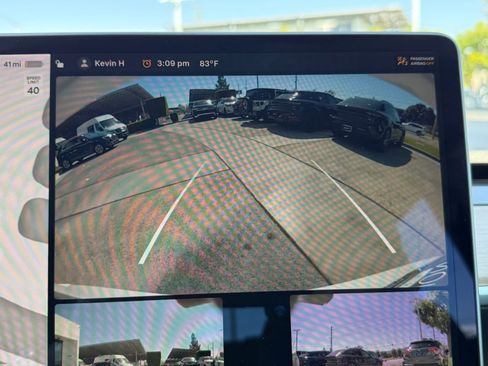 Used 2022 Tesla Model Y Long Range image 34