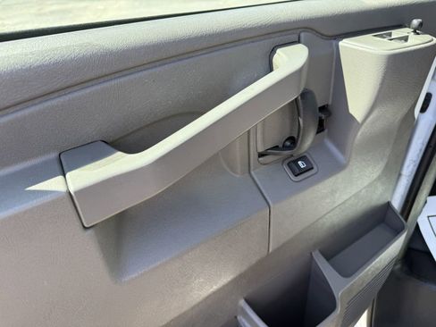 Used 2022 Chevrolet Express 2500 Extended w/ Driver Convenience Package image 15