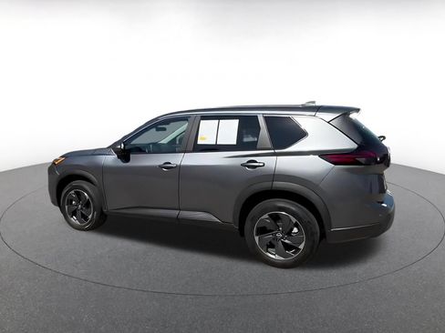 Used 2025 Nissan Rogue SV FWD image 9