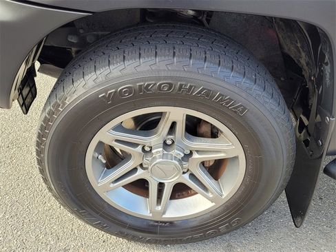 Used 2013 Toyota Tacoma Base image 14