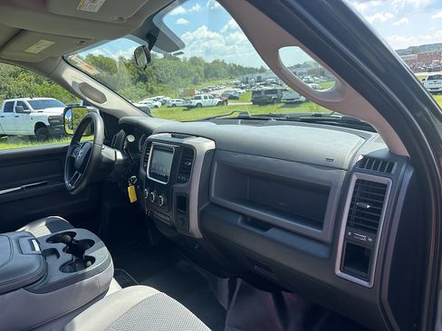Used 2014 RAM 1500 Express RWD image 15