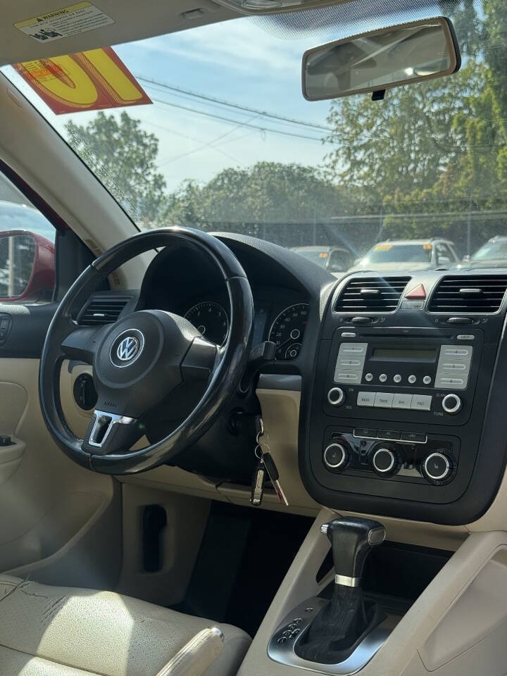 Used 2010 Volkswagen Jetta Limited Edition FWD image 12