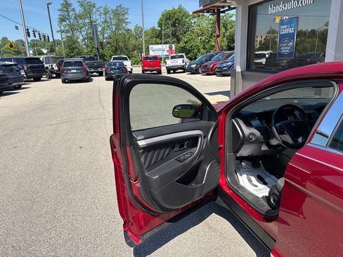 Used 2017 Ford Taurus SEL FWD image 9