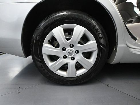 Used 2011 Toyota Camry LE image 13