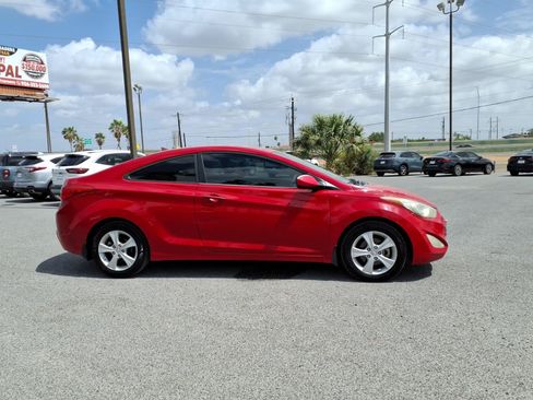 Used 2013 Hyundai Elantra FWD image 9
