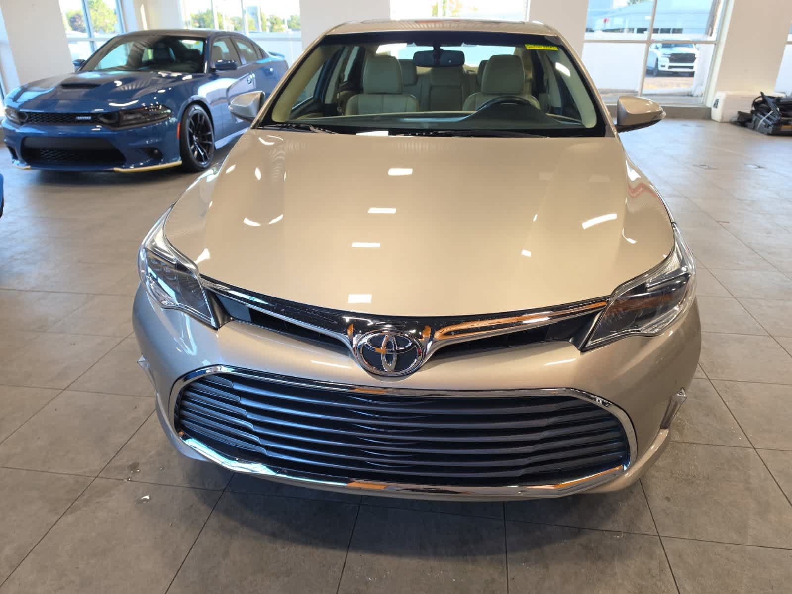 Used 2016 Toyota Avalon XLE Premium FWD image 2