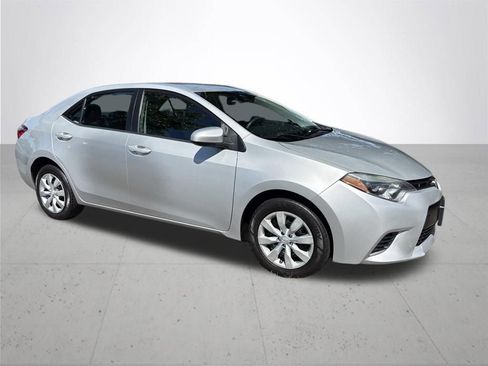 Used 2016 Toyota Corolla LE FWD image 4