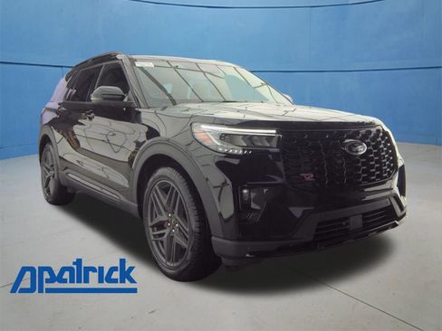 Used 2025 Ford Explorer ST image 1