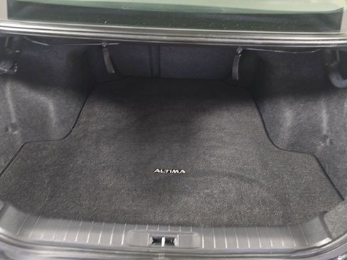 Used 2017 Nissan Altima 2.5 SR w/ Midnight Edition Package image 14