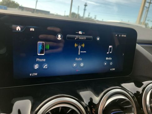 Used 2025 Mercedes-Benz GLA 250 image 18