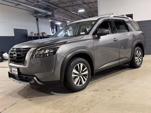New 2025 Nissan Pathfinder SL image 30