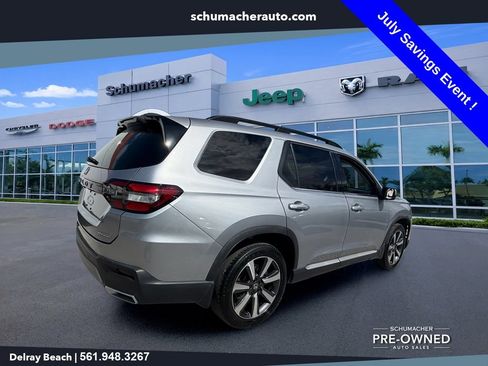 Used 2023 Honda Pilot Touring image 7