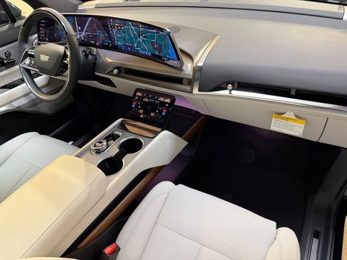 New 2026 Cadillac Vistiq Luxury AWD/4WD image 54