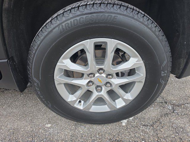 Used 2023 Chevrolet Traverse LS FWD image 11