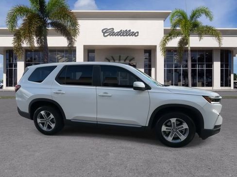 Used 2025 Honda Pilot EX-L image 17