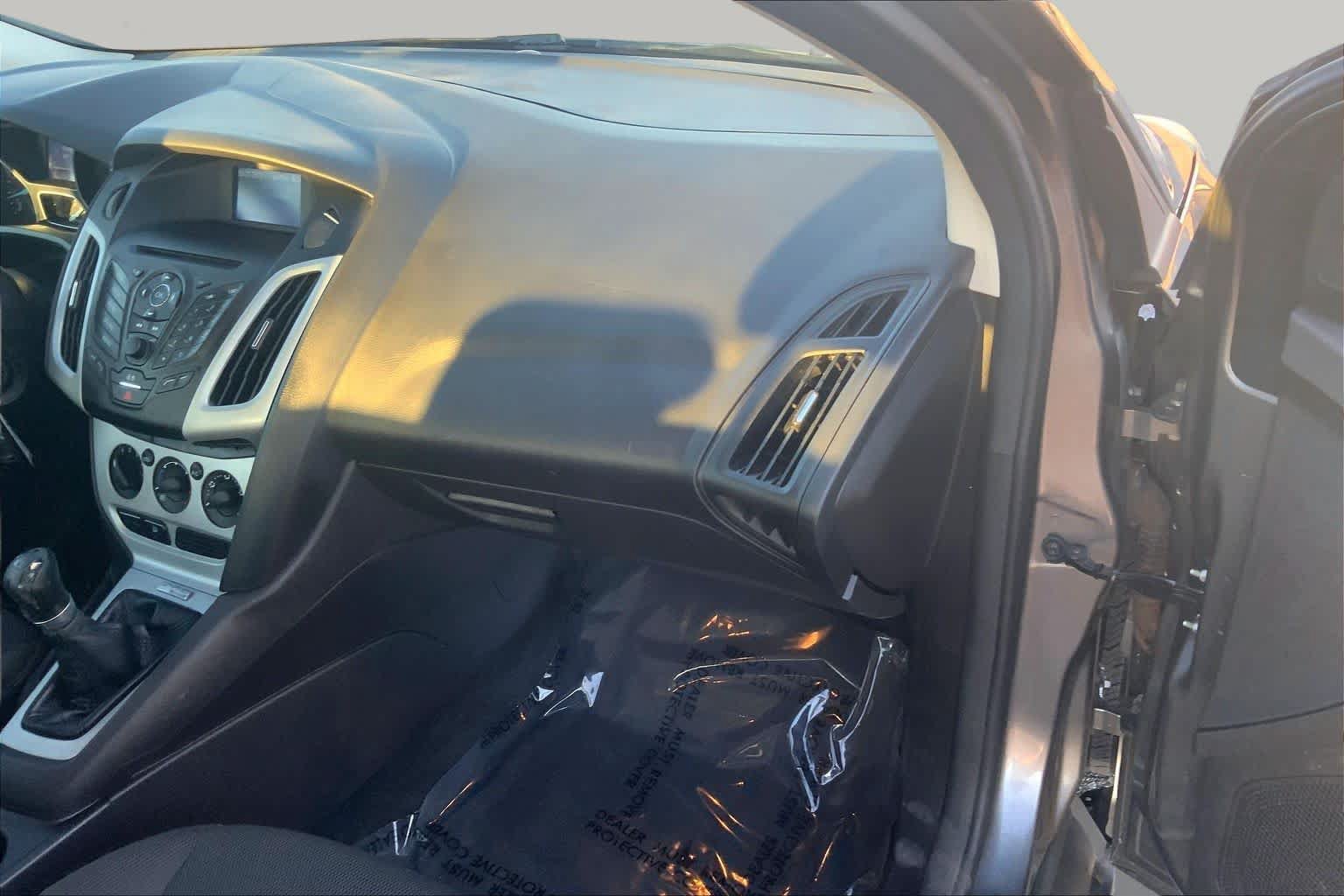 Used 2014 Ford Focus SE FWD image 18