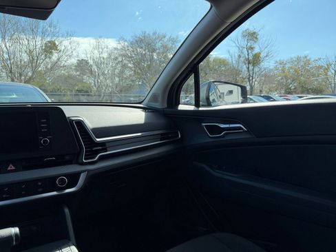 Used 2025 Kia Sportage LX image 34