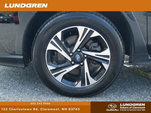 Certified 2025 Subaru Crosstrek 2.5i Premium AWD/4WD image 40
