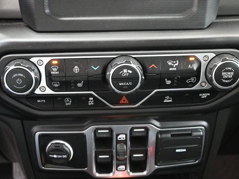 Used 2023 Jeep Gladiator Sport image 21