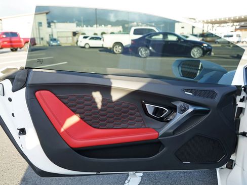Used 2019 Lamborghini Huracan LP 580-2 RWD image 19