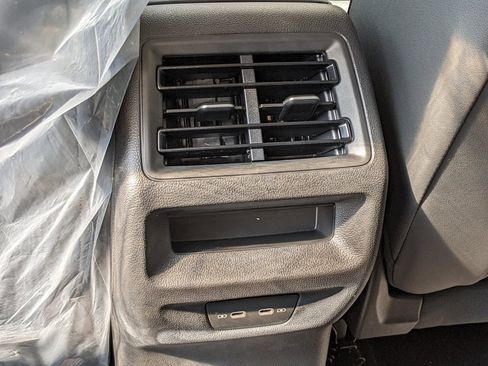 New 2025 Volkswagen Tiguan SE image 23