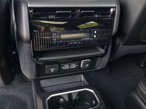 New 2026 Jeep Grand Wagoneer 4WD image 19