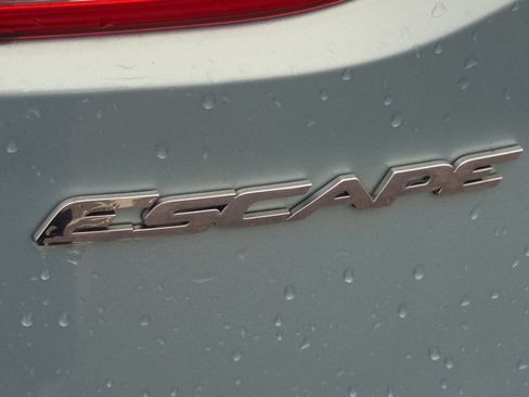 Used 2013 Ford Escape SEL FWD image 3