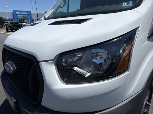 Used 2024 Ford Transit 250 148 Medium Roof Extended AWD w/ Load Area Protection Package image 6