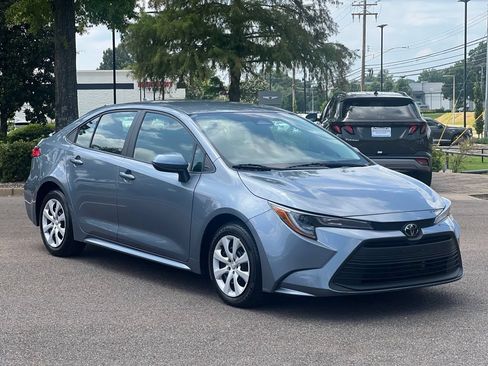 Used 2024 Toyota Corolla LE FWD image 3